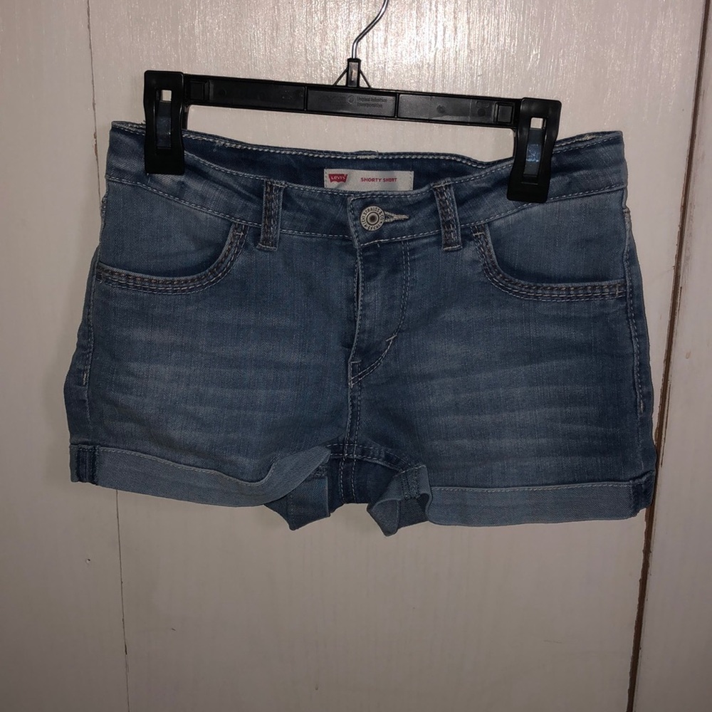 Levi’s shorty shorts